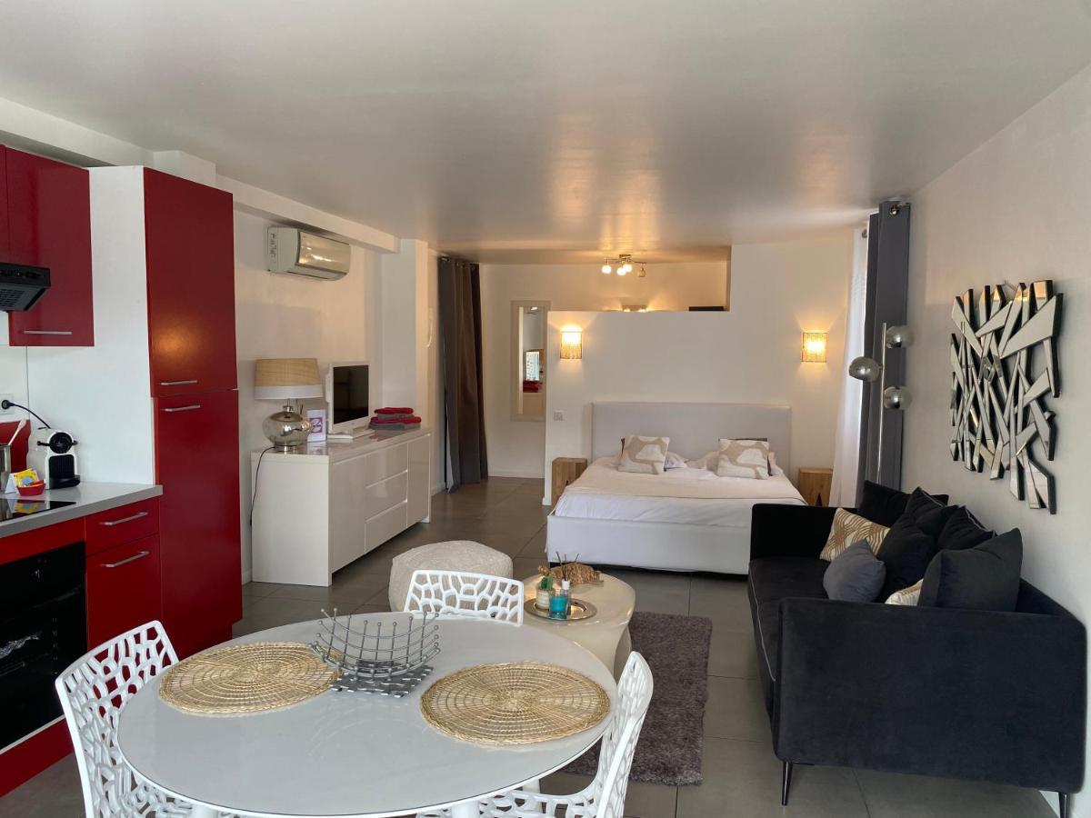 W Apartment *